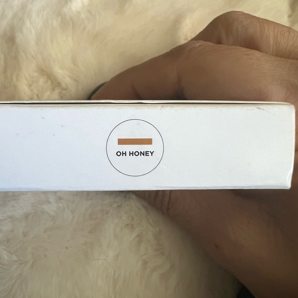 Iconic London Kissed by the Sun Multi-Use Blush & Bronzer Oh Honey New $29 - Picture 4 of 9